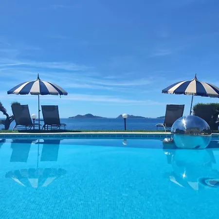 Con Vista A Islas Cies Lodge *